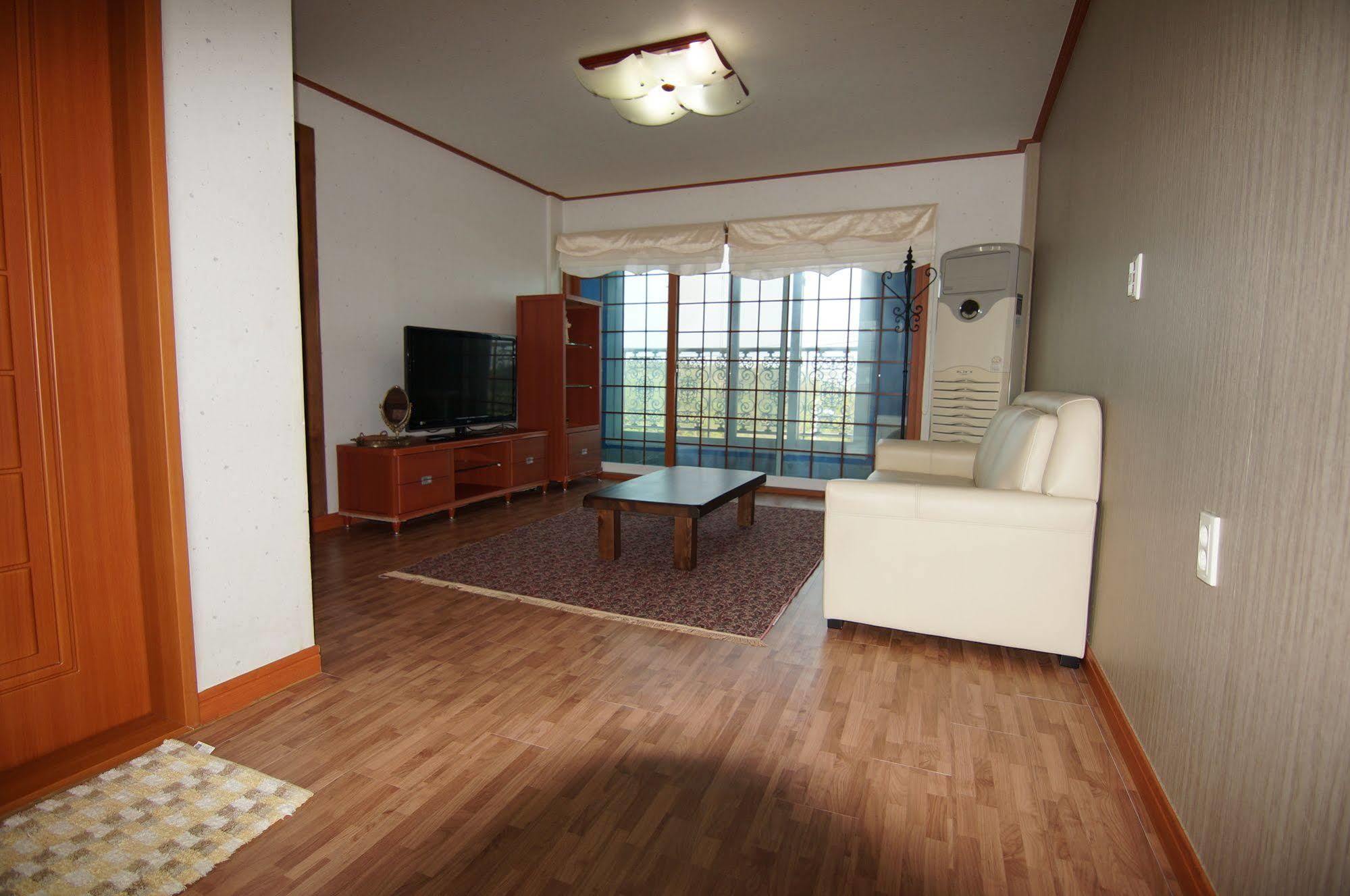 Yerae Pension Seogwipo Esterno foto